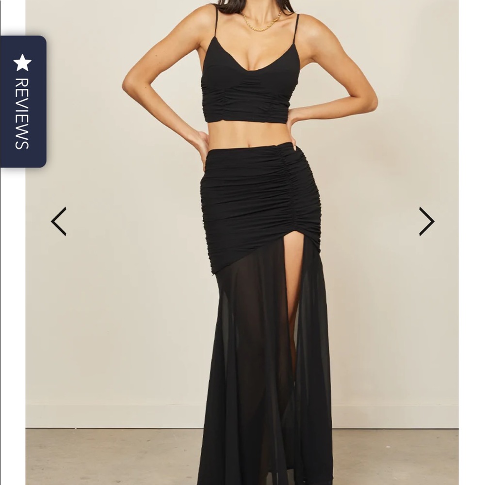 Runaway the label Adela set top and skirt
